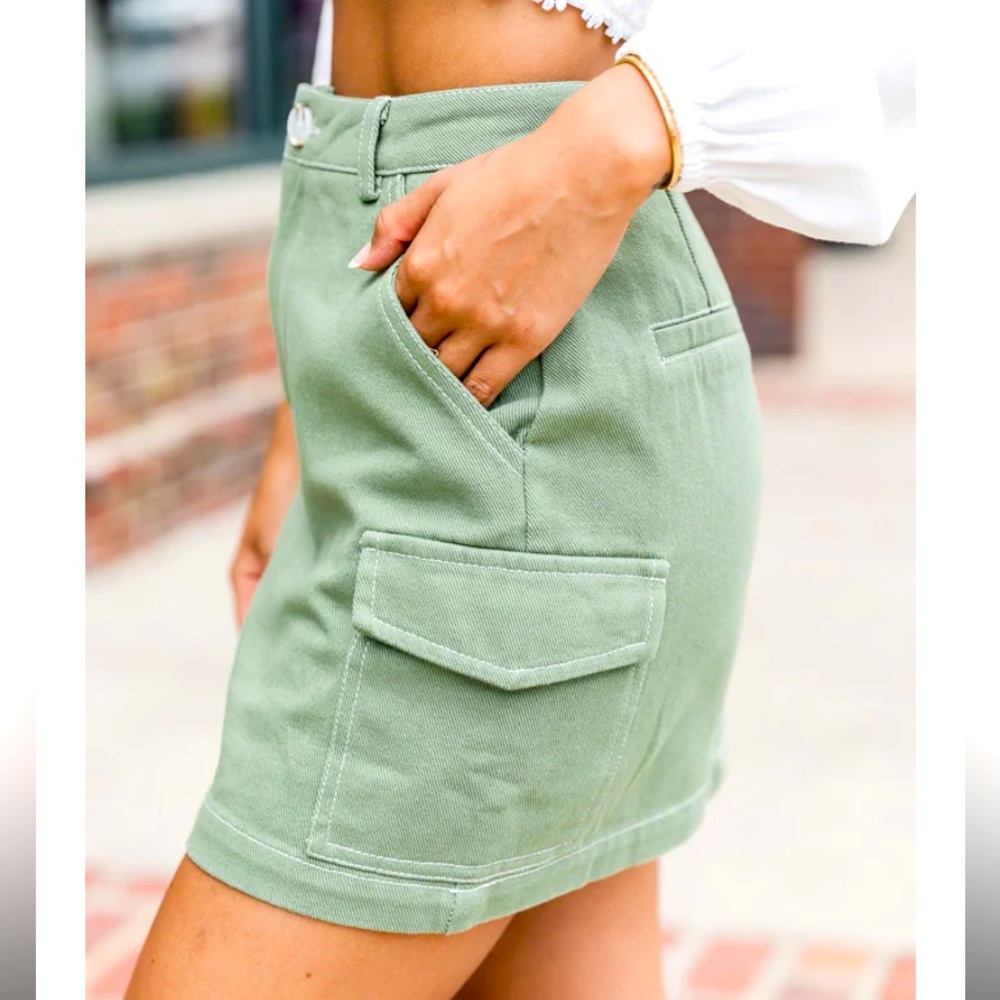 💕High Waisted Olive Skirt Size Medium